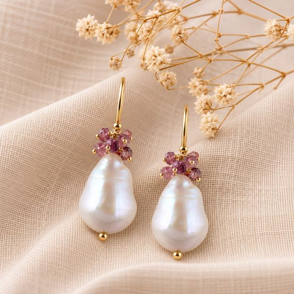 Gouden oorhangers met edelstenen en zoetwater parel - 14 karaat - 18 x 12 mm