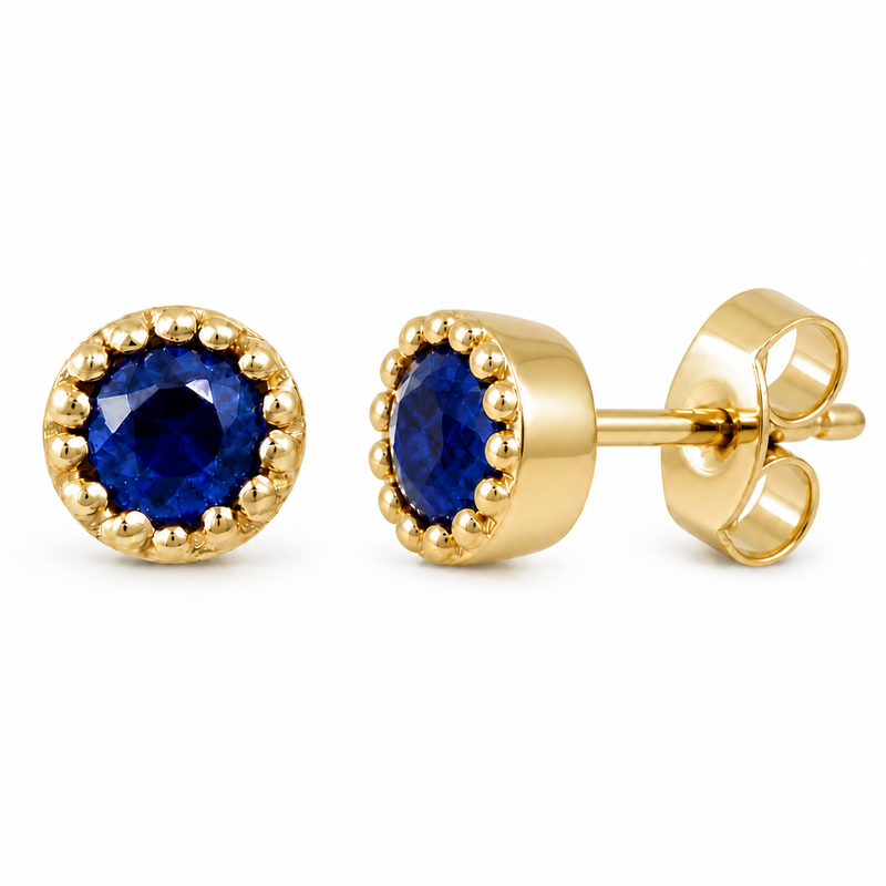 Oorstekers met rond met parelrand gezette edelsteen, gefacetteerd - goldplated zilver - 3 mm · Saffier · detail · steen:saffier