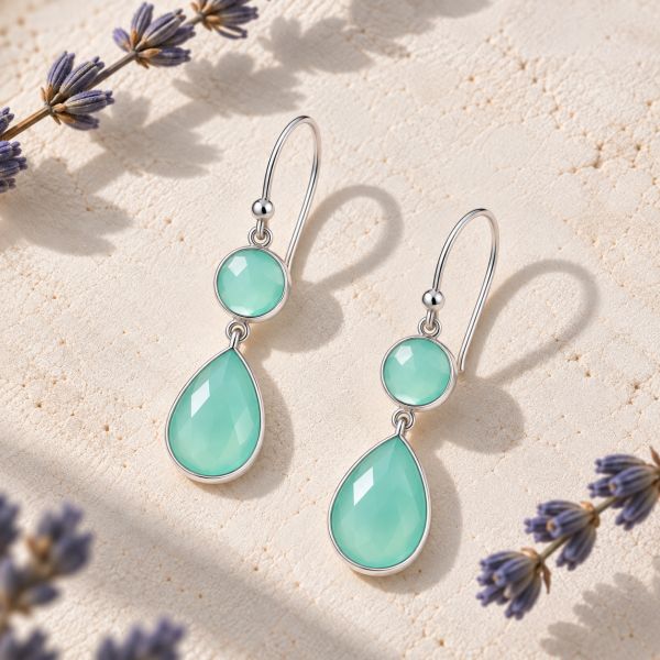 Zilveren oorhangers met facet gezette edelsteen - 925 zilver - 40 x 11 mm · Chalcedoon · productfoto · steen:chalcedoon