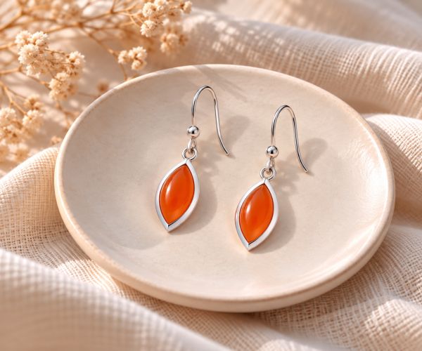Zilveren oorhangers met marquise geslepen edelstenen - 925 zilver - 10 x 6 mm