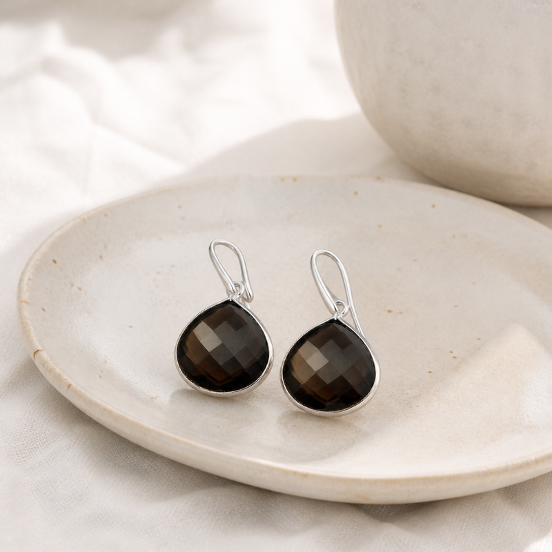 Zilveren oorhangers met edelsteen, gefacetteerd - 925 zilver - 35 x 21 mm · None · sfeerbeeld · steen:None