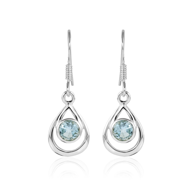 Zilveren oorhangers met ronde edelsteen in open druppel - 925 zilver · Blauwe Topaas · productfoto · steen:blauwe-topaas
