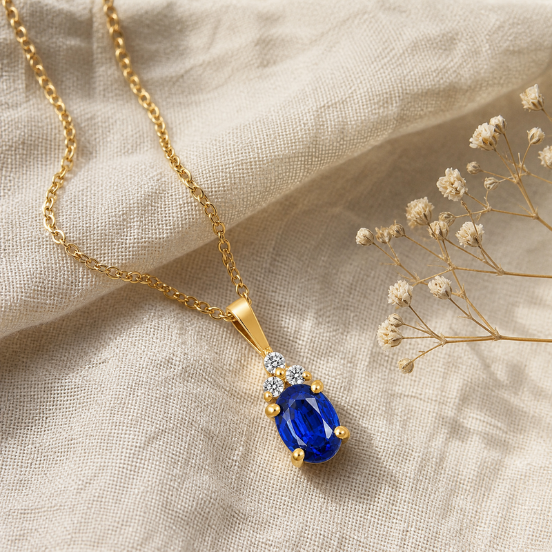 Hanger met ovaal geslepen in klauwzetting gezette edelsteen, gefacetteerd - goldplated zilver - 6 x 4 mm · Diamant 6 x 4 mm · sfeerbeeld · steen:diamant-6-x-4-mm