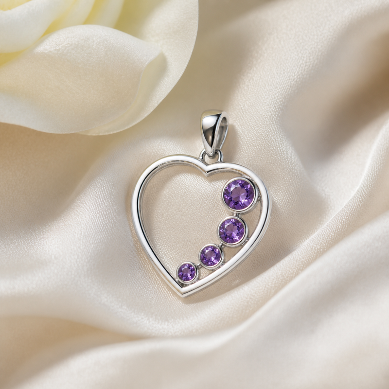 Zilveren hart hanger met rond gefacetteerde edelsteen - 925 zilver - 23 x 21 mm · Amethist · sfeerbeeld · steen:amethist