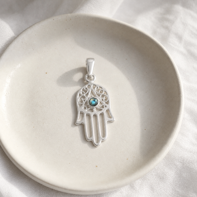 Decoratief zilveren handje van Fatima, Hamsa handje hanger met ronde edelsteen - 925 zilver - 27 x 12 mm