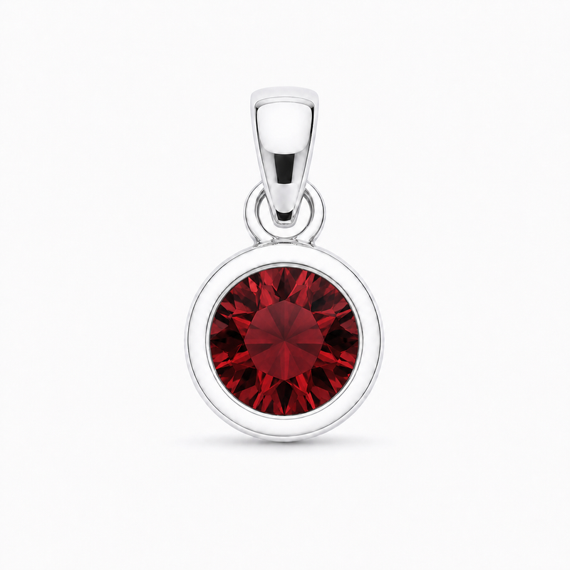 Zilveren hanger met rond gefacetteerde in kap gezette edelsteen - 925 zilver - 9 mm · Granaat · productfoto · steen:granaat