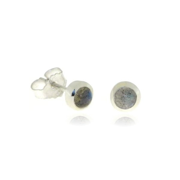 Zilveren oorknopjes met rond in kap gezette edelsteen - 925 zilver - 4 mm