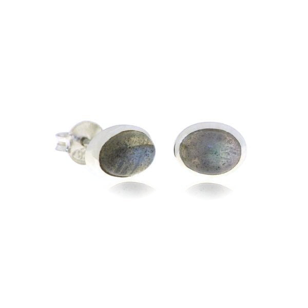 Zilveren oorknopjes met ovaal in kap gezette edelsteen - 925 zilver - 7 x 5 mm