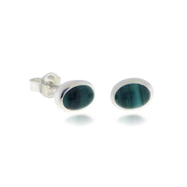 Zilveren oorknopjes met ovaal in kap gezette edelsteen - 925 zilver - 7 x 5 mm