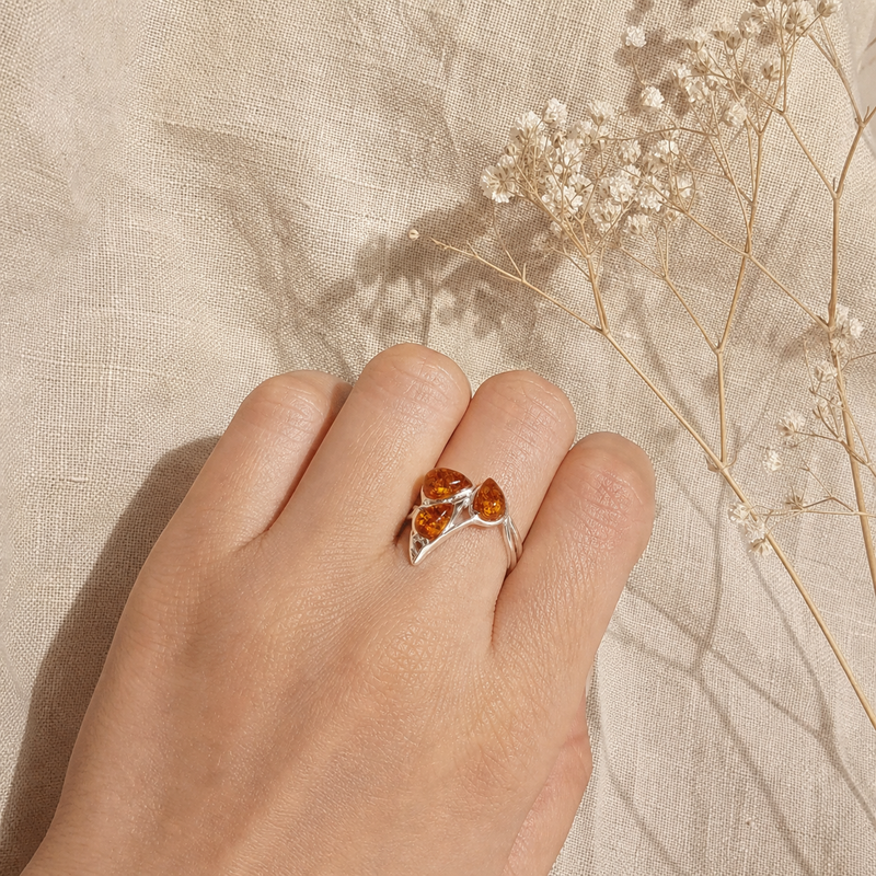 Zilveren ring met Barnsteen edelstenen · Barnsteen · flatlay · steen:barnsteen