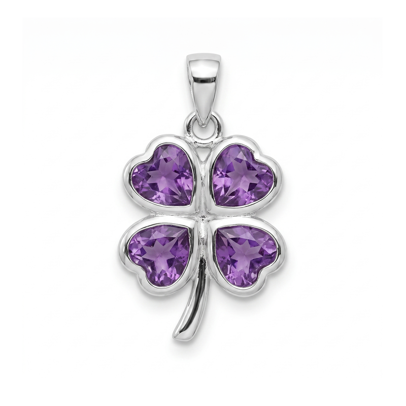 Zilveren hanger met hartvormig in kap gezette edelsteen 2 · Amethist · studiofoto · steen:amethist