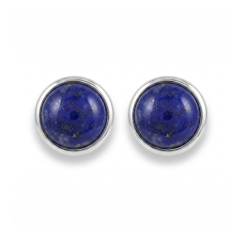 Zilveren oorknopjes met rond in kap gezette edelstenen 3 · Lapis Lazuli · studiofoto · steen:lapis-lazuli