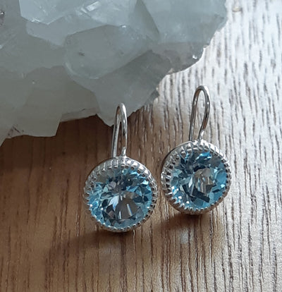 Zilveren oorhangers met Blauwe Topaas edelstenen