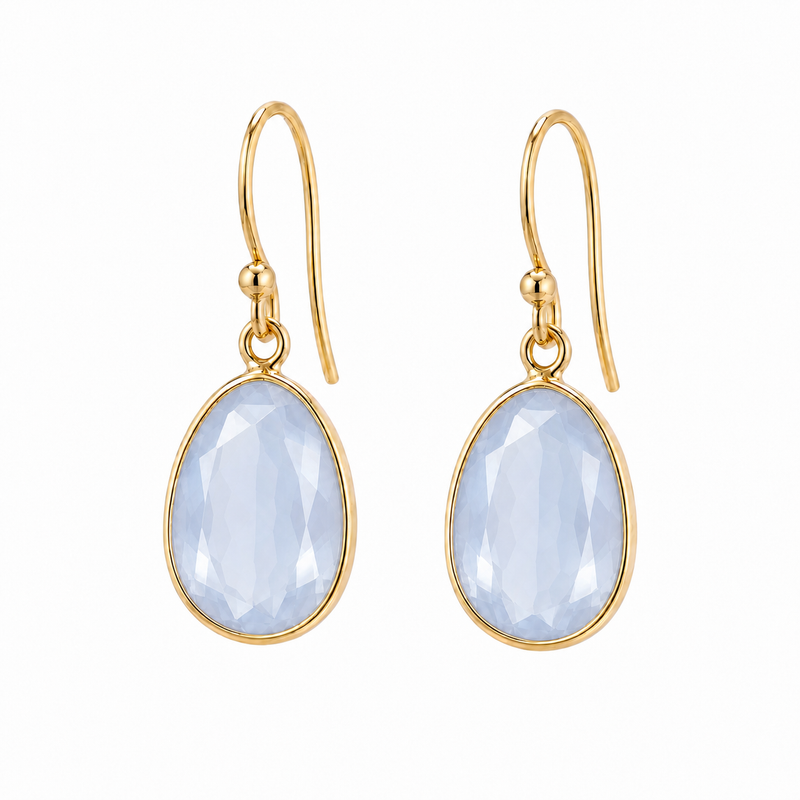 Geel goud vergulde oorhangers met Apatiet edelstenen · Chalcedoon · studiofoto · steen:chalcedoon