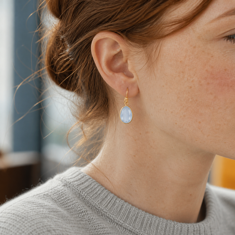 Geel goud vergulde oorhangers met Apatiet edelstenen · Chalcedoon · gedragen · steen:chalcedoon