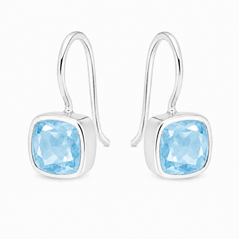 Zilveren oorhangers met in kap gezette kussen geslepen edelsteen, gefacetteerd - 925 zilver - 7 mm · Blauwe Topaas · productfoto · steen:blauwe-topaas