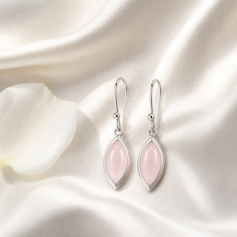 Zilveren oorhangers met edelsteen - 925 zilver - 25 x 8 mm · None · sfeerbeeld · steen:None