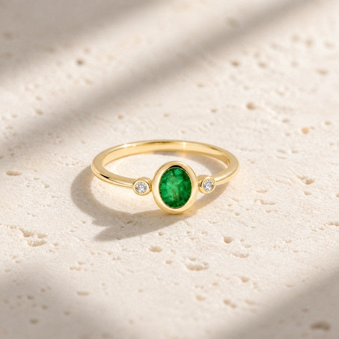 Gouden ring met Smaragd en diamanten - 14 karaat - 6 x 4 mm