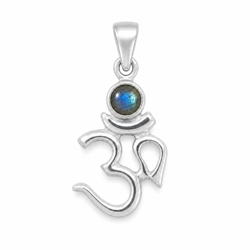 Zilveren Aum hanger met ronde edelsteen, gefacetteerd - 925 zilver - 27 x 13 mm · Labradoriet · detail · steen:labradoriet