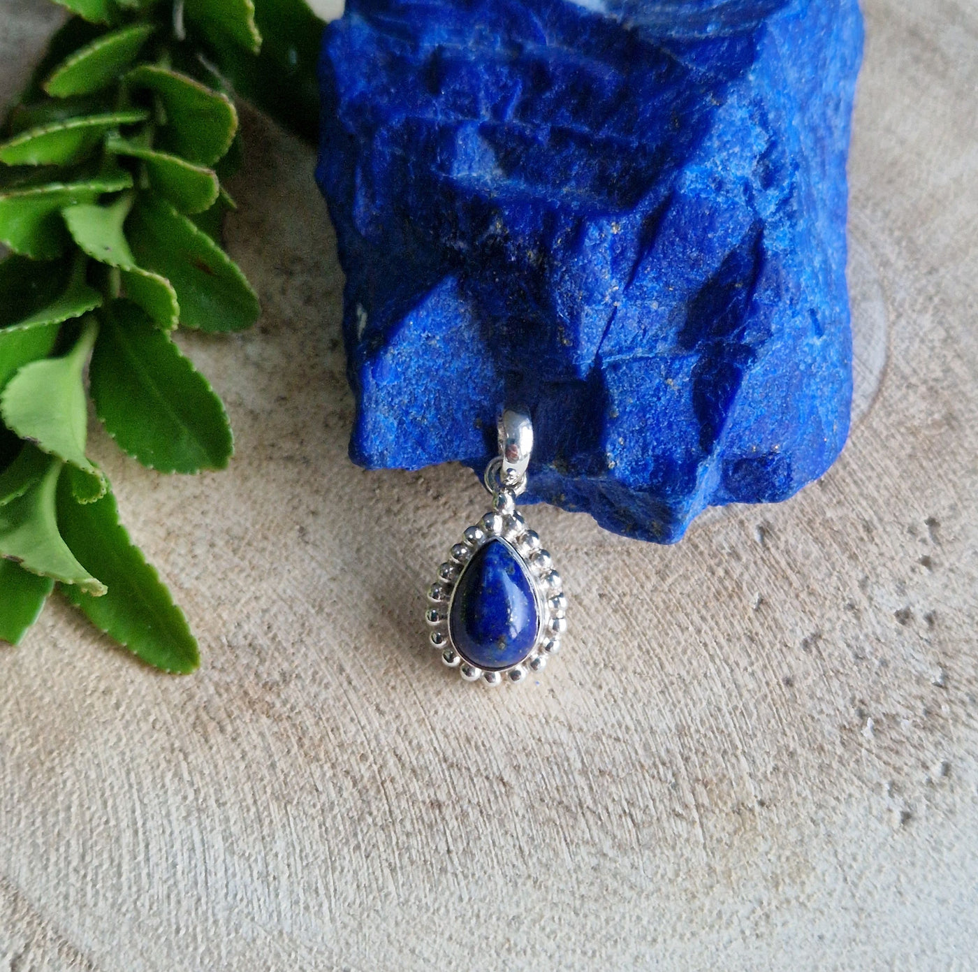 Zilveren hanger met Lapis Lazuli edelsteen