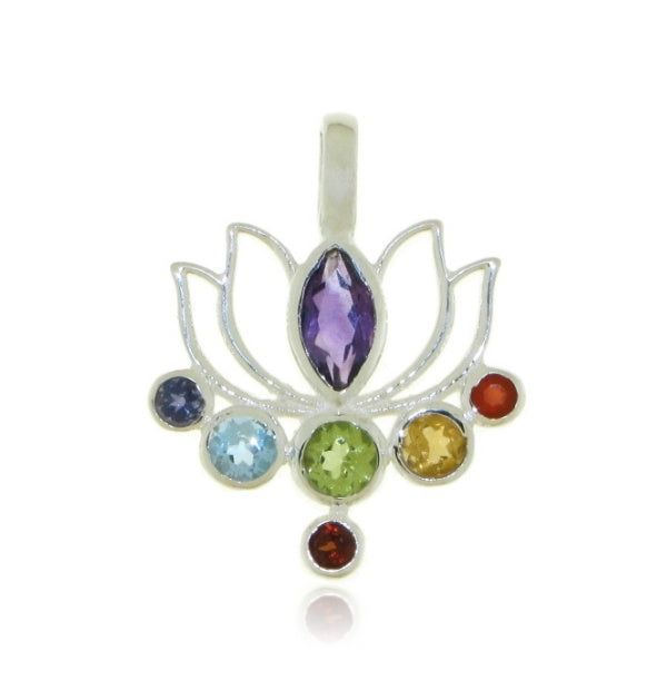 Zilveren Lotus hanger met gefaceteerde edelstenen