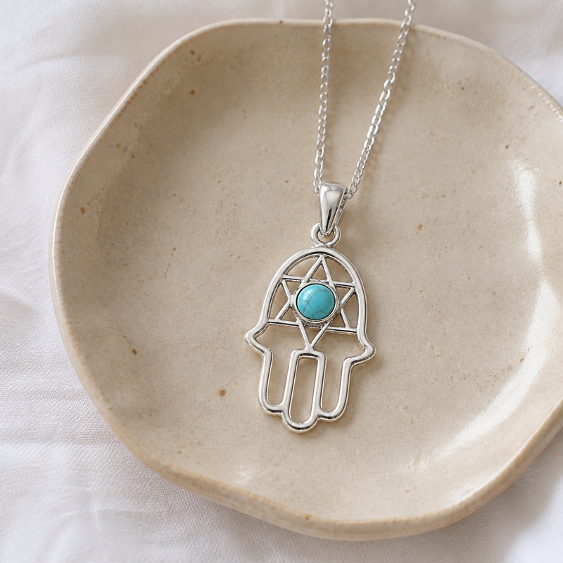 Fijn zilver hanger met handje van Fatima, Hamsa handje met ronde edelsteen · Turkoois · sfeerbeeld · steen:turkoois