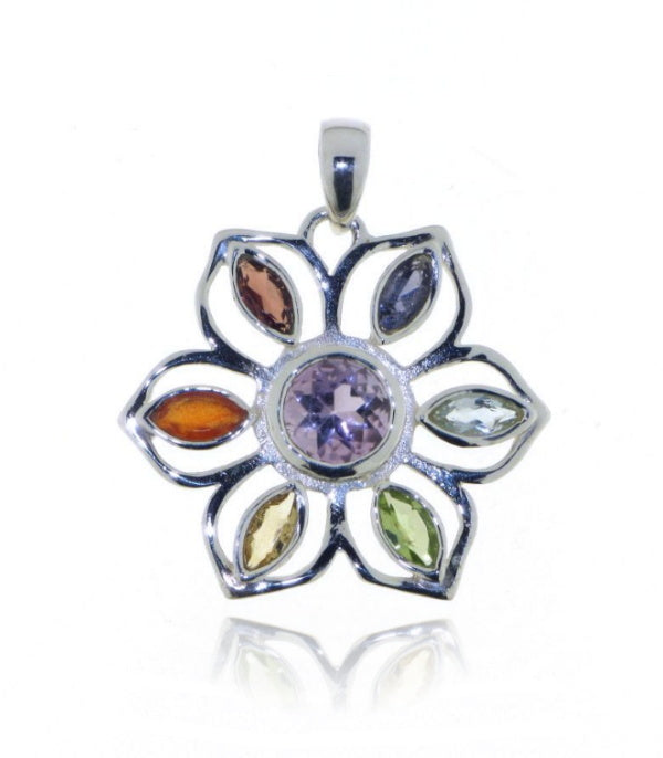 Zilveren hanger met meerdere edelstenen