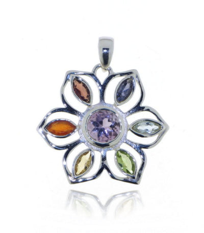 Zilveren hanger met meerdere edelstenen