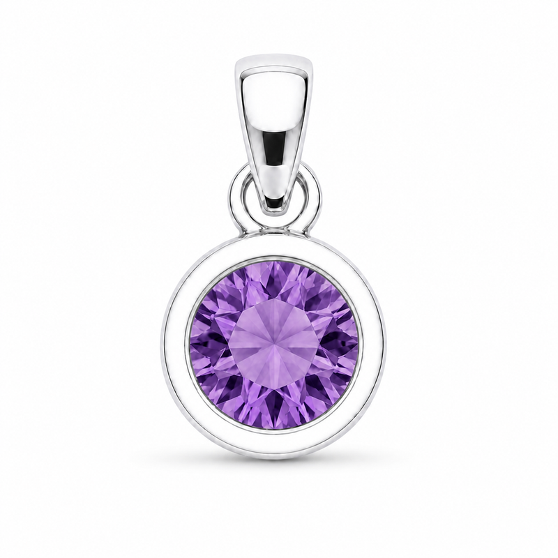 Zilveren hanger met rond gefacetteerde in kap gezette edelsteen - 925 zilver - 9 mm · Amethist · detail · steen:amethist