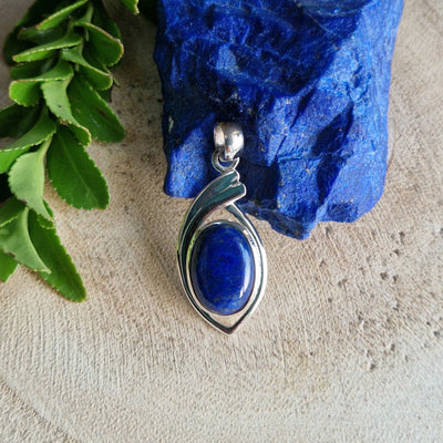 Zilveren hanger met Lapis Lazuli edelsteen