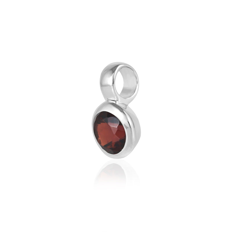 Zilveren hanger met rond gefacetteerde edelsteen - 925 zilver · Granaat · productfoto · steen:granaat