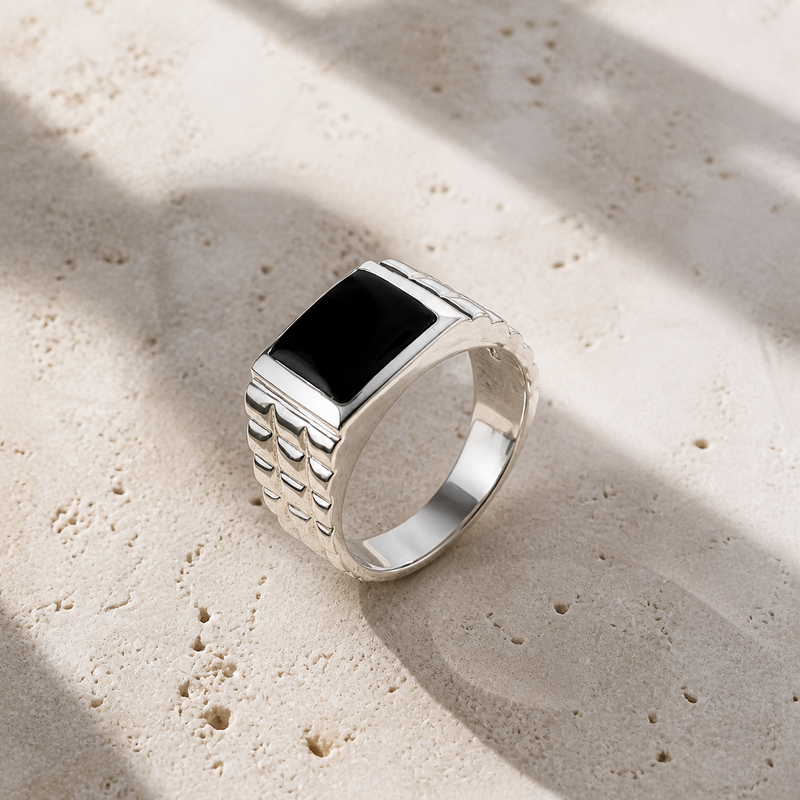 Zilveren herenring met edelsteen - 925 zilver - 11 mm · None · sfeerbeeld · steen:None