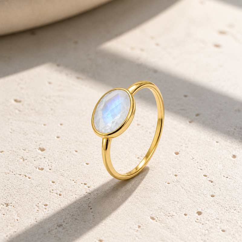 Ring met edelsteen, gefacetteerd - goldplated zilver · None · sfeerbeeld · steen:None