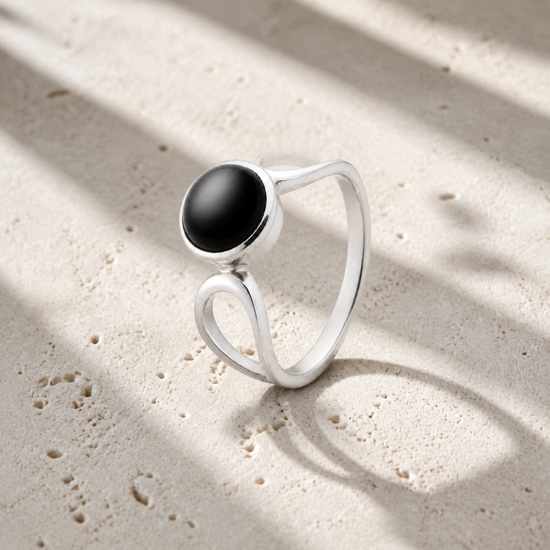 Zilveren ring met edelsteen - 925 zilver - 8 mm · None · sfeerbeeld · steen:None