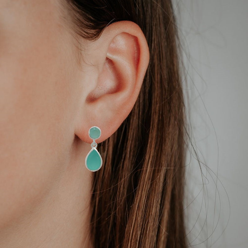 Zilveren oorsteker met Chalcedoon aqua edelsteen · steen:chalcedoon