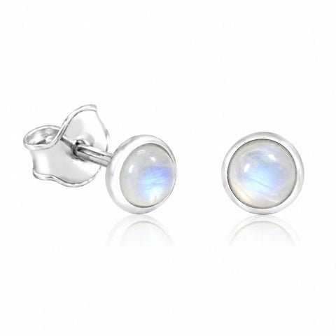 Zilveren oorknopjes met rond gezette edelstenen - 925 zilver - 6 mm · Regenboog Maansteen