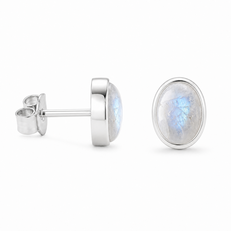 Zilveren oorknopjes met ovaal in kap gezette edelsteen - 925 zilver - 7 x 5 mm · Regenboog Maansteen · productfoto · steen:regenboog-maansteen