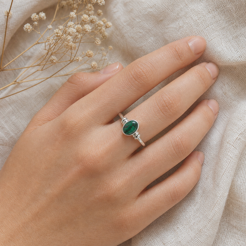 Zilveren ring met Malachiet edelsteen · Malachiet · flatlay · steen:malachiet