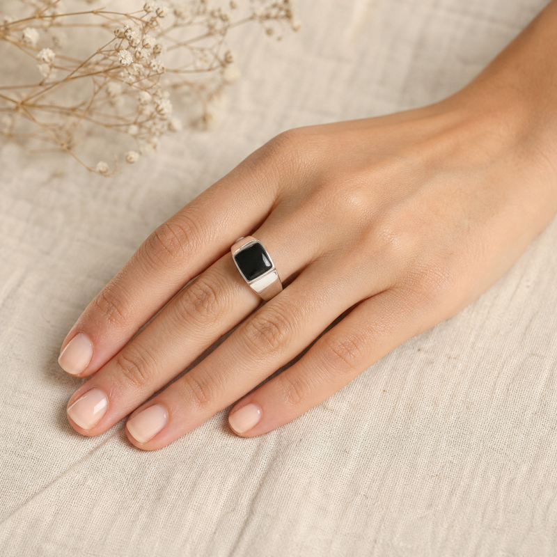Zilveren herenring met Onyx edelsteen · Onyx · flatlay · steen:onyx · steen:onyx