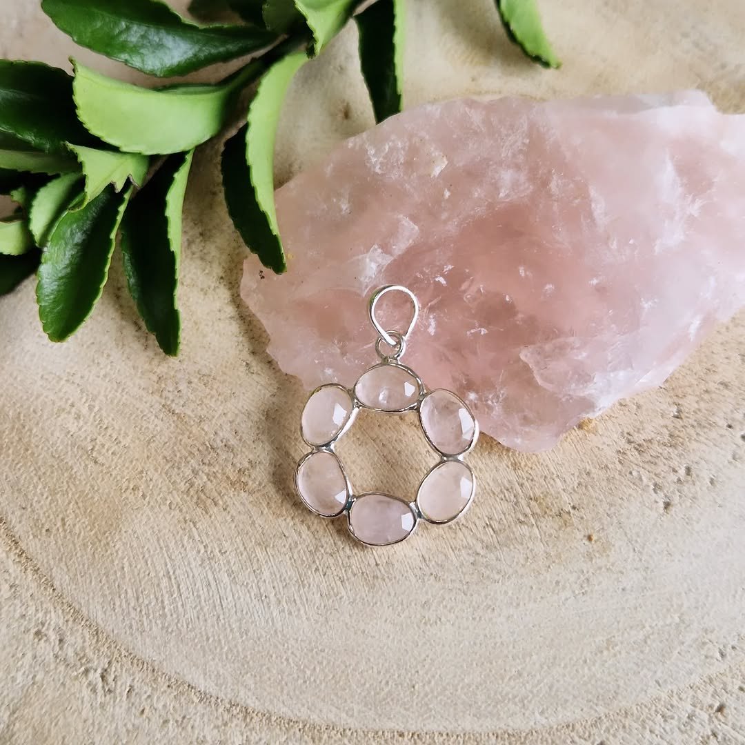 Zilveren Rozenkwarts hanger handgemaakt, stijlvol en elegant, te bewonderen bij SilverGems